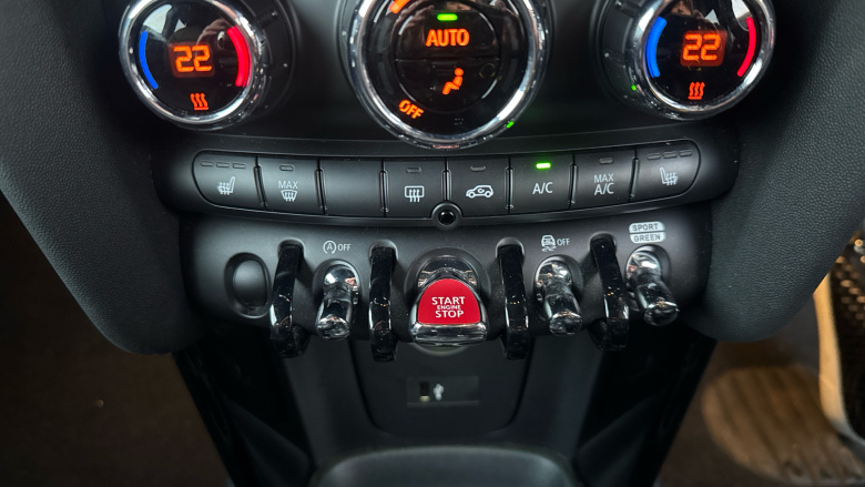 MINI Hatchback 1.5 Cooper Exclusive 3dr Petrol Hatchback